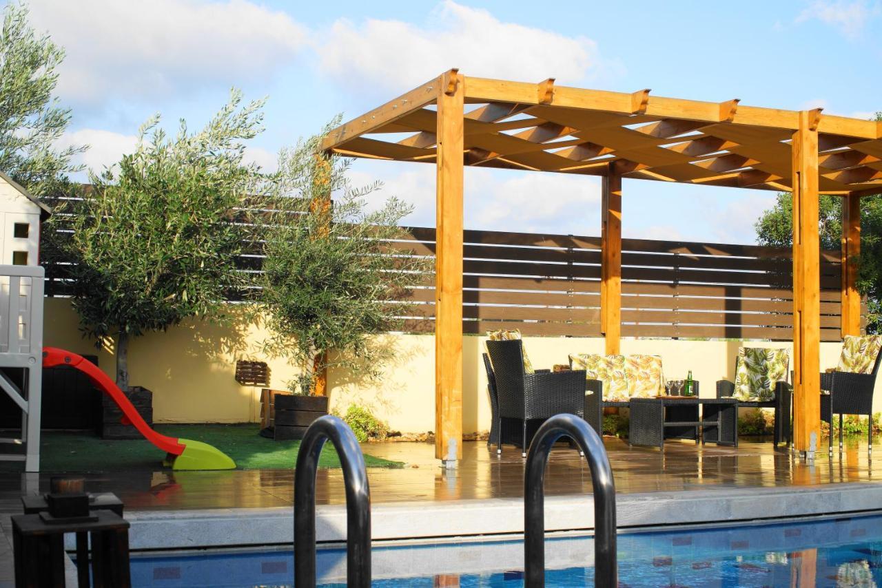 The Blue Leaf Family Villa *