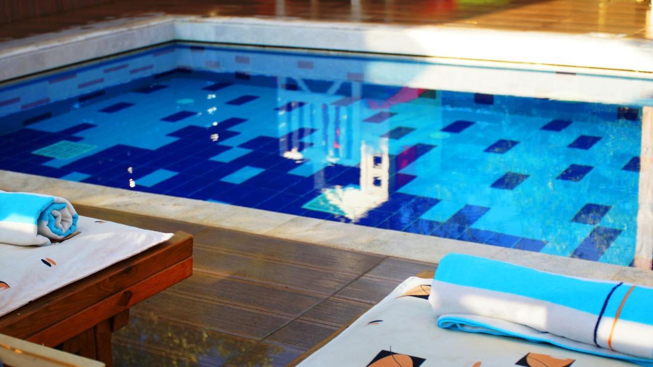 The Blue Leaf Family Villa *